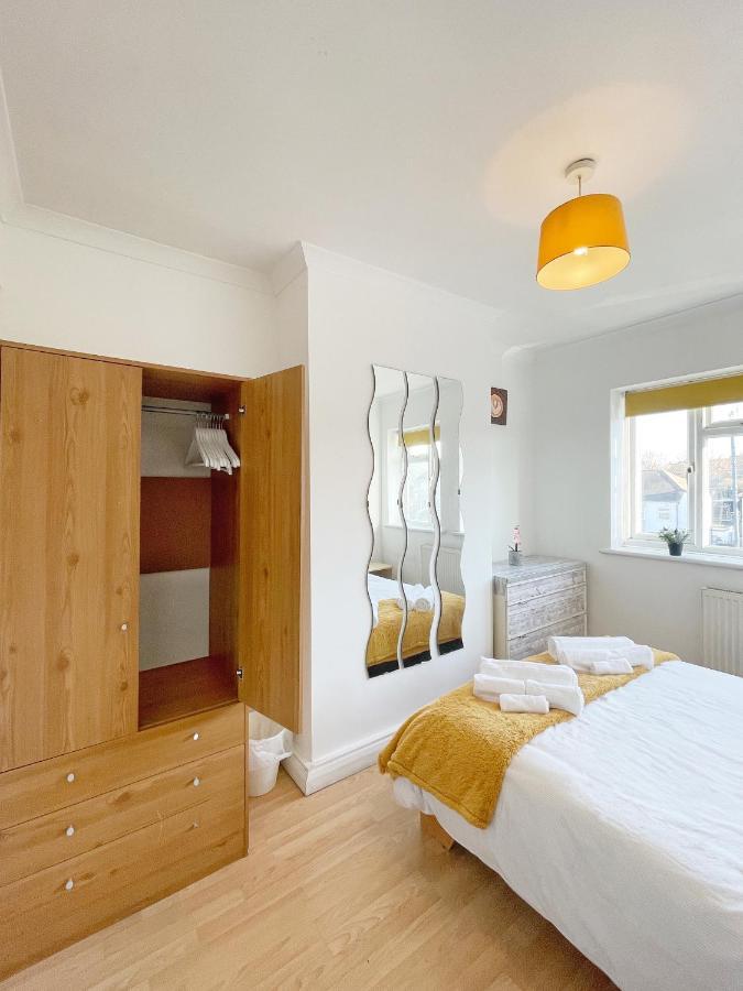 3 Bed Duplex Flat, Free Wifi & Netflix, Ideal For Contractors Lägenhet Gravesend Exteriör bild