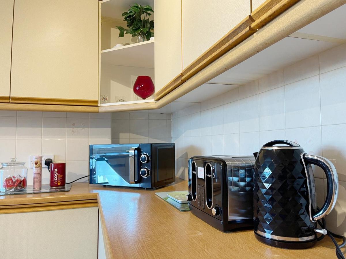 3 Bed Duplex Flat, Free Wifi & Netflix, Ideal For Contractors Lägenhet Gravesend Exteriör bild