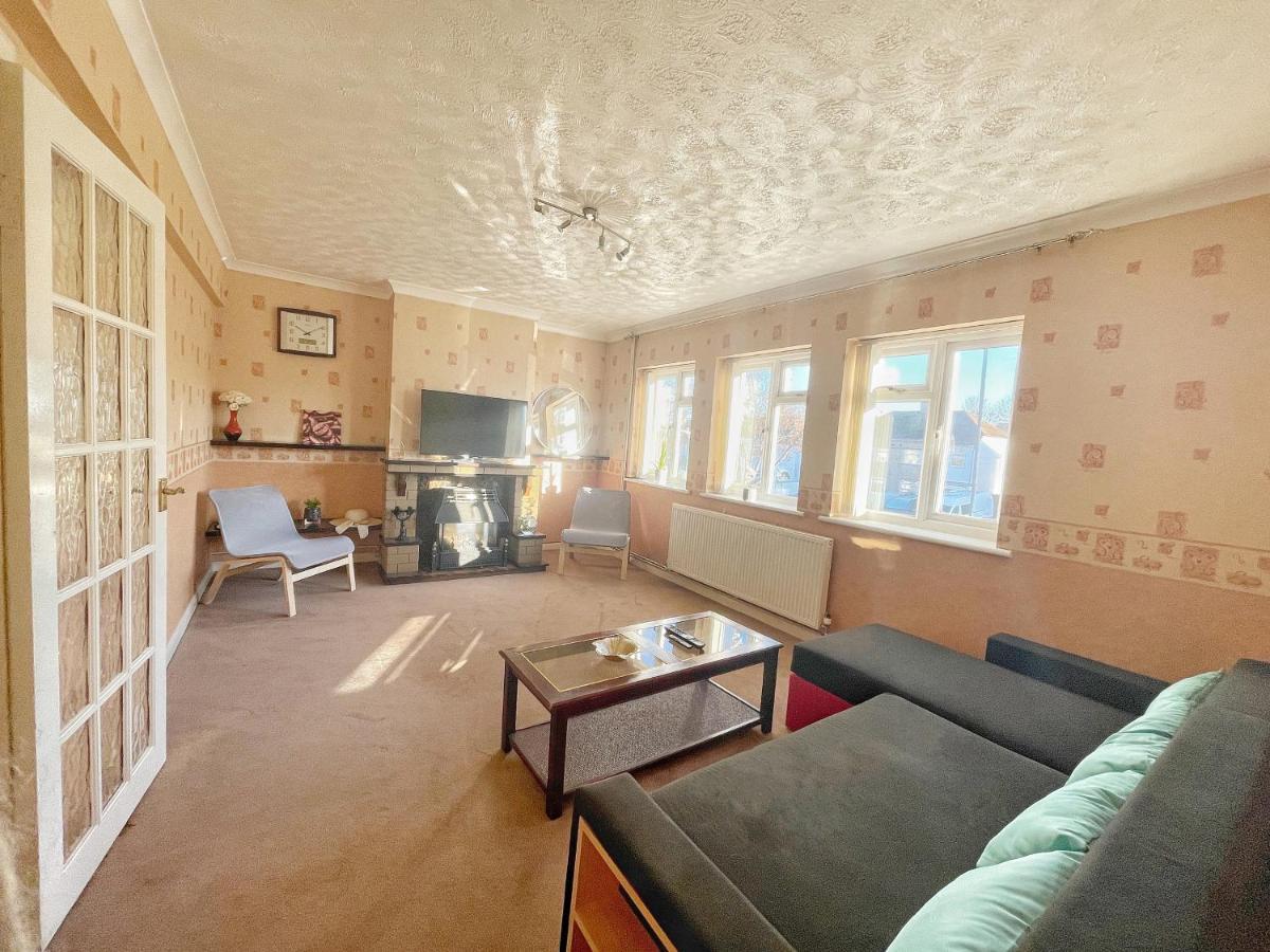 3 Bed Duplex Flat, Free Wifi & Netflix, Ideal For Contractors Lägenhet Gravesend Exteriör bild