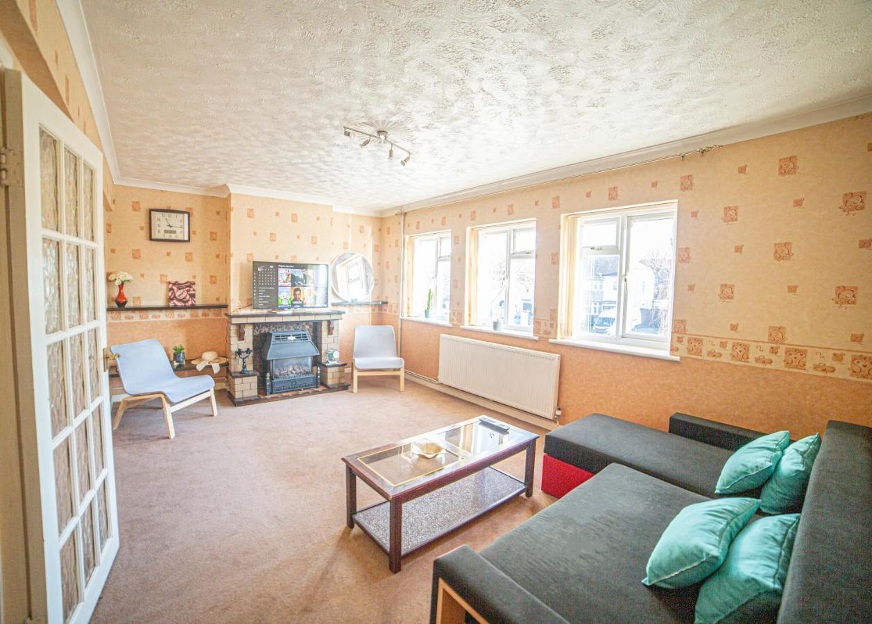 3 Bed Duplex Flat, Free Wifi & Netflix, Ideal For Contractors Lägenhet Gravesend Exteriör bild