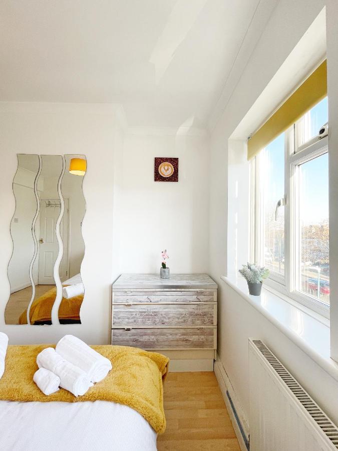 3 Bed Duplex Flat, Free Wifi & Netflix, Ideal For Contractors Lägenhet Gravesend Exteriör bild