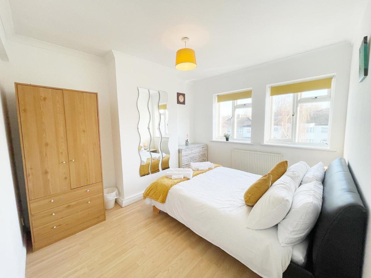 3 Bed Duplex Flat, Free Wifi & Netflix, Ideal For Contractors Lägenhet Gravesend Exteriör bild