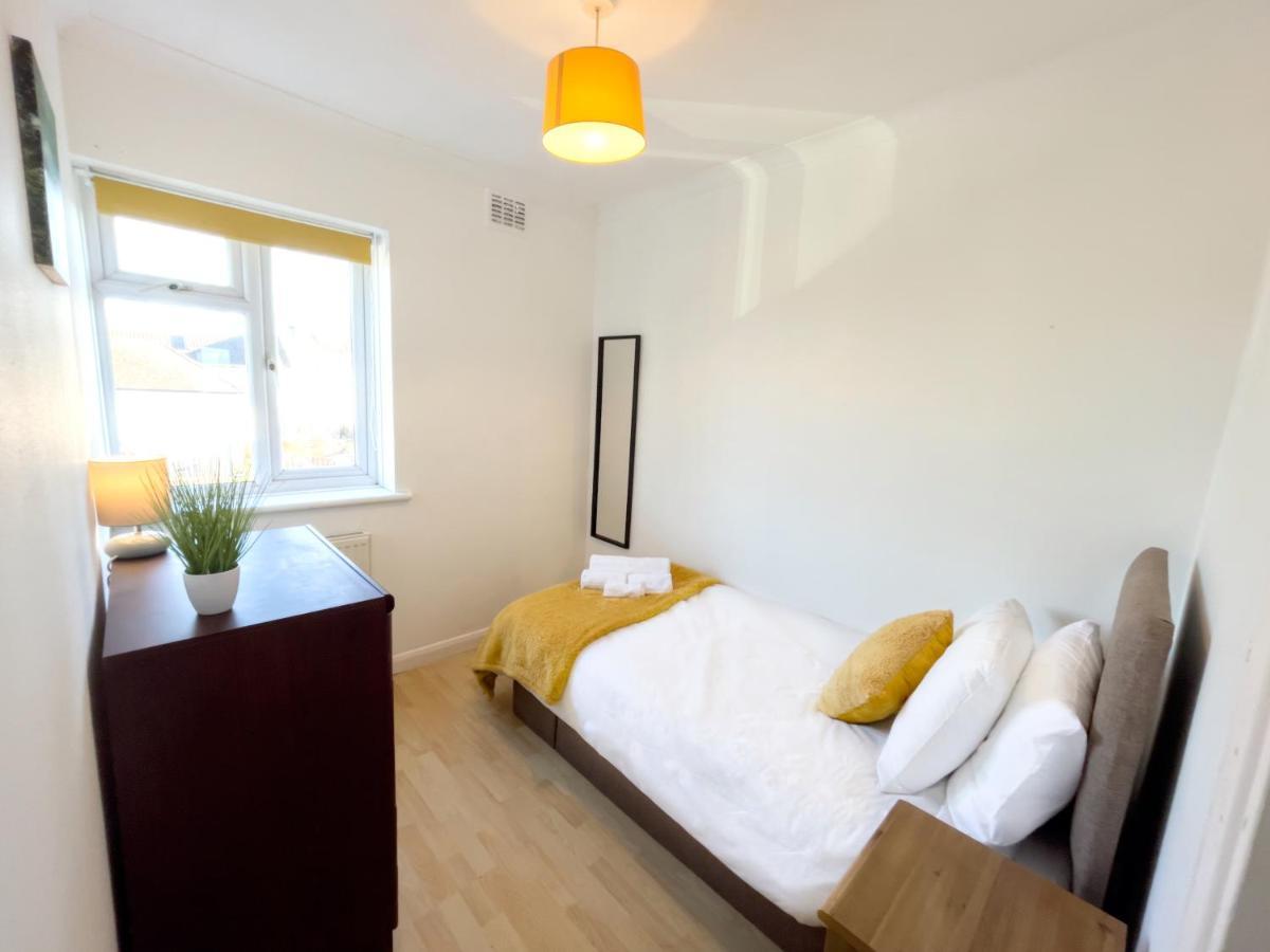 3 Bed Duplex Flat, Free Wifi & Netflix, Ideal For Contractors Lägenhet Gravesend Exteriör bild